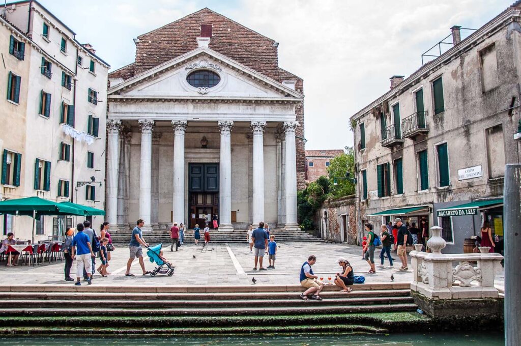 View of Fondamenta dai Tolentini with the Church of San Nicola and the micro bar Bacaretto da Lele - Venice, Italy - rossiwrites.com