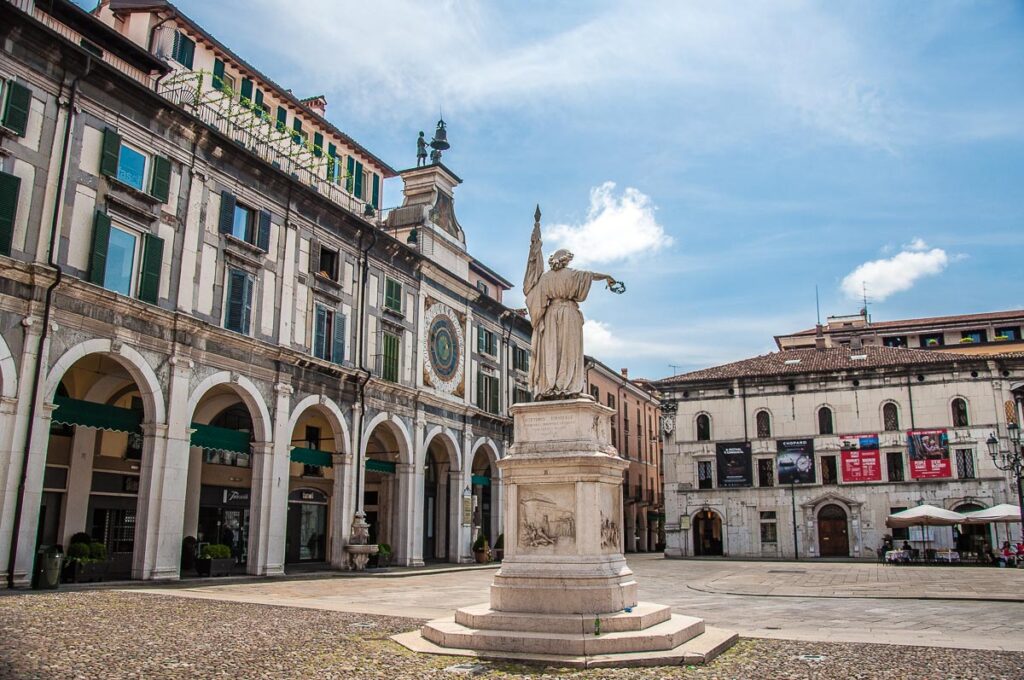 Piazza della Loggia - Brescia, Italy - rossiwrites.com