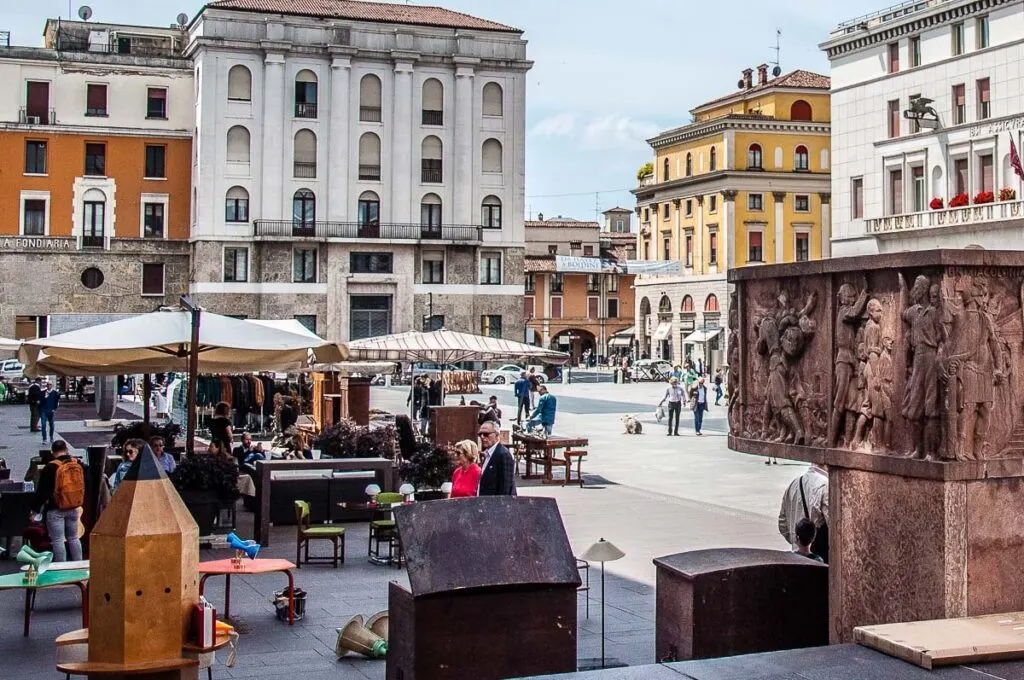 Piazza della Vittoria with the monthly antiques market - Brescia, Italy - rossiwrites.com