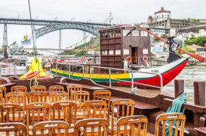 A Six Bridges cruise boat - Porto, Portugal - rossiwrites.com