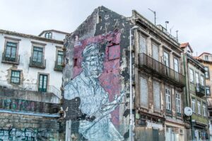Dilapidated walls covered with graffiti - Porto, Portugal - rossiwrites.com