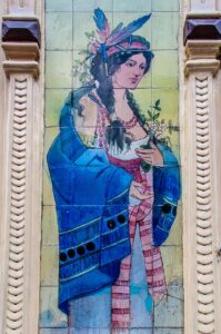 Painted azulejos on the facade of the historic deli A Perola do Bolhao - Porto, Portugal - rossiwrites.com