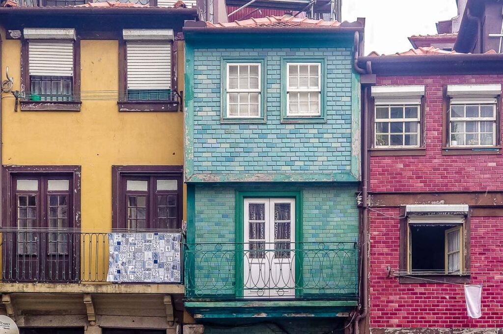 Historic facades - Porto, Portugal - rossiwrites.com