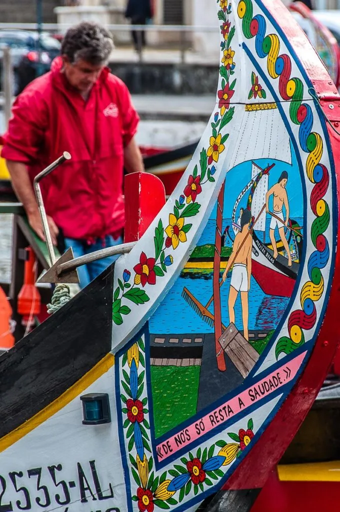 The decorative panel of a traditional moliceiro boat - Aveiro, Portugal - rossiwrites.com
