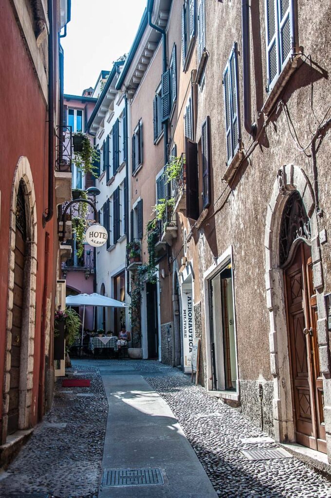 A cobbled street in the historic centre - Desenzano del Garda, Italy - rossiwrites.com