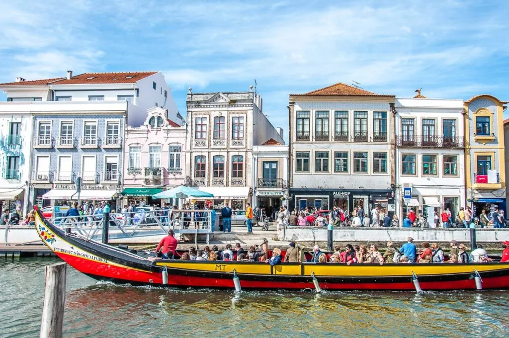 A moliceiro boat touring the Canal Central - Aveiro, Portugal - rossiwrites.com