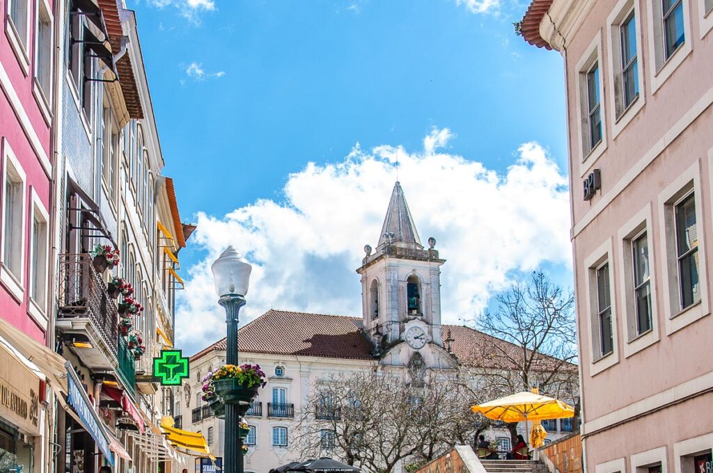 Rua de Coimbra leading to the Praca da Republica - Aveiro, Portugal - rossiwrites.com