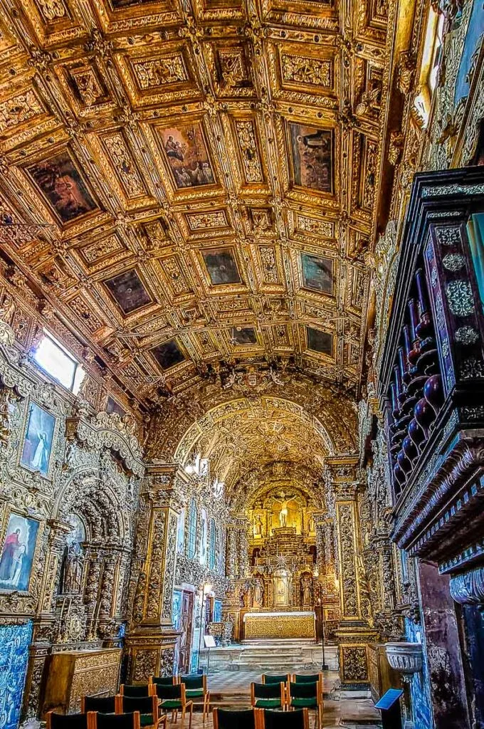 The church of the former Mosteiro de Jesus - Aveiro, Portugal - rossiwrites.com