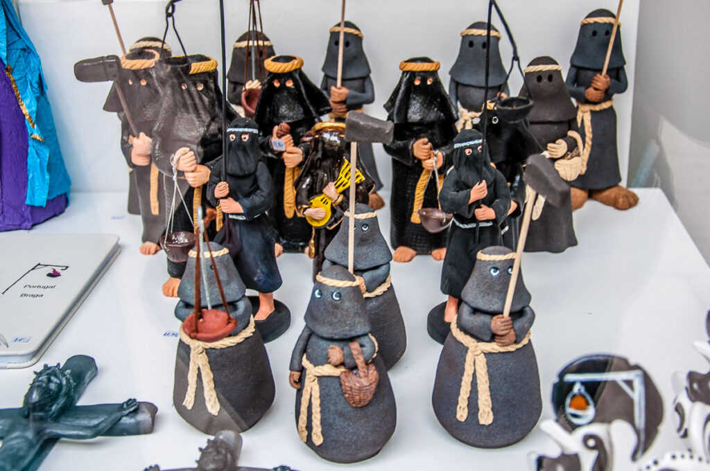 Traditional figurines of Farricoco - Braga, Portugal - rossiwrites.com
