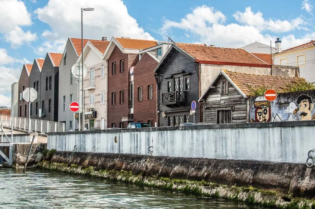 Traditional houses along the canal - Aveiro, Portugal - rossiwrites.com