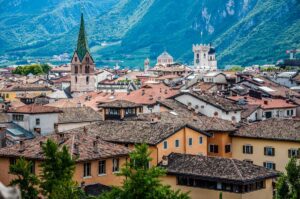 Панорамен изглед на историческия център - Тренто, Италия - rossiwrites.com