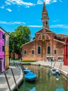 View of the canals and the colourful houses of Burano - Venice, Italy - rossiwrites.com