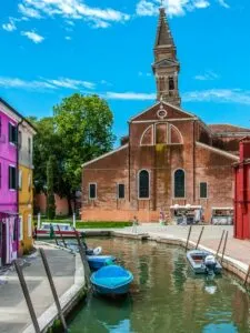 View of the canals and the colourful houses of Burano - Venice, Italy - rossiwrites.com
