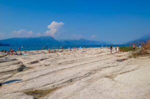 Jamaica Beach - Spiaggia Giamaica - Sirmione, Lake Garda, Italy - rossiwrites.com