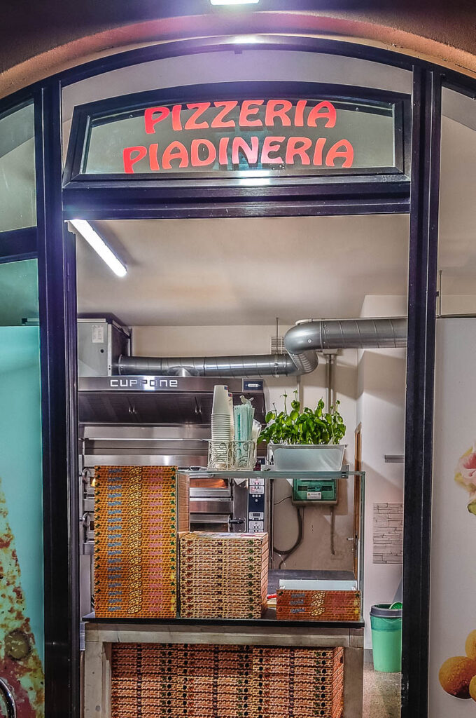 Local pizzeria - Desenzano del Garda, Italy - rossiwrites.com