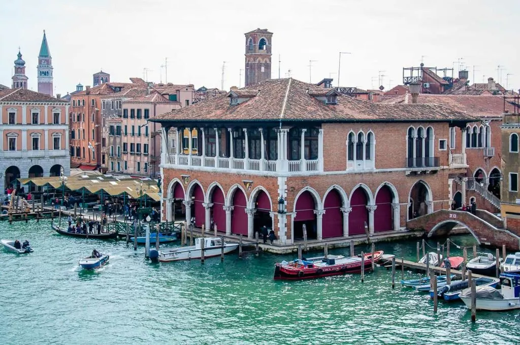 Rialto Pescaria - Venice, Italy - rossiwrites.com