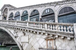 View of Rialto Bridge - Venice, Italy - rossiwrites.com