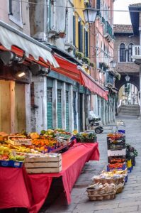 View of Rialto Market in the sestiere of San Polo - Venice, Italy - rossiwrites.com