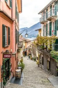 Picturesque cobbled street in the town of Bellagio - Lake Como, Italy - rossiwrites.com