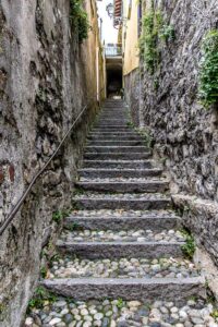 Cobbled side street in the town of Bellagio - Lake Como, Italy - rossiwrites.com