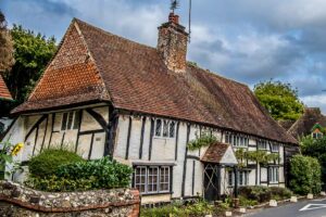 A beautiful old cottage in the village of Shere - Surrey, England - rossiwrites.com