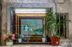 A traditional Neapolitan votive aedicula - Naples, Italy - rossiwrites.com