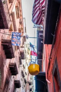 Delivery basket in the historic centre - Naples, Italy - rossiwrites.com