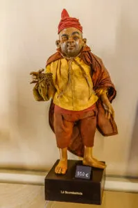 A figurine handmade by La Scarabattola - Catacombs of San Gennaro - Rione Sanita - Naples, Italy - rossiwrites.com