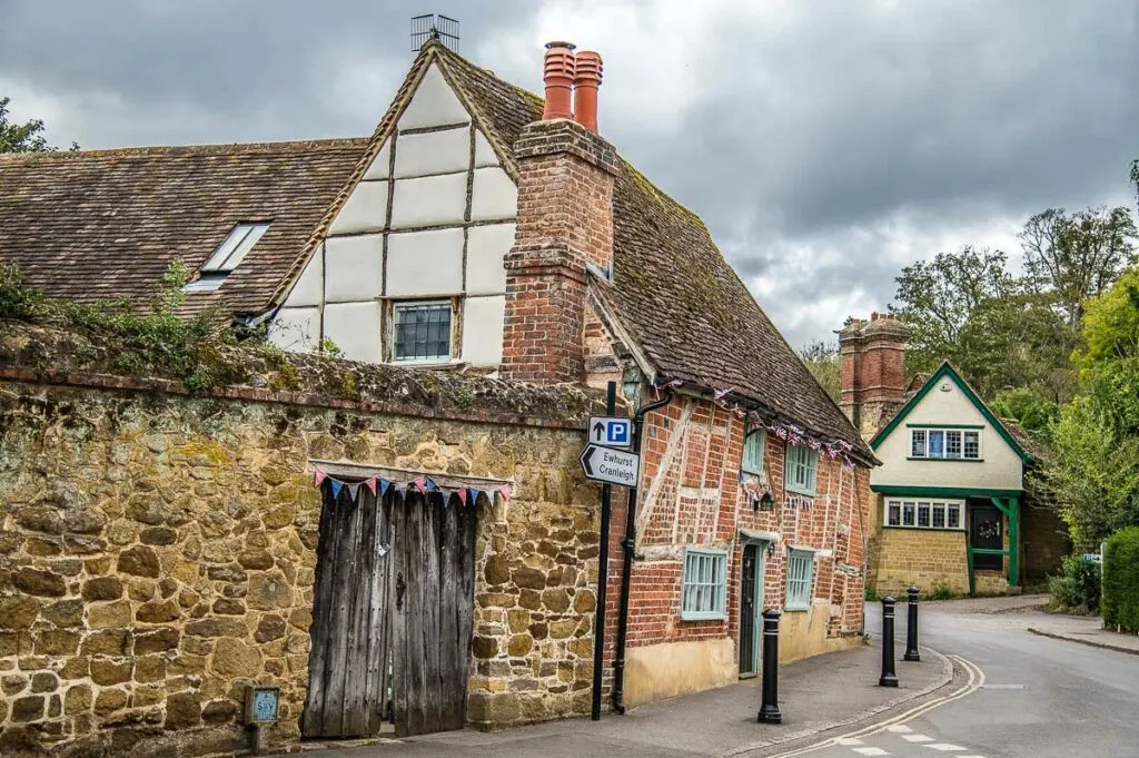 Old cottages in the village of Shere - Surrey, England - rossiwrites.com