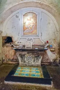 The crypt of the Church of Santa Luciella a San Biagio dei Librai - Naples, Italy - rossiwrites.com