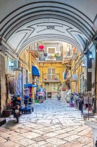 The poetry of a Neapolitan courtyard - Naples, Italy - rossiwrites.com