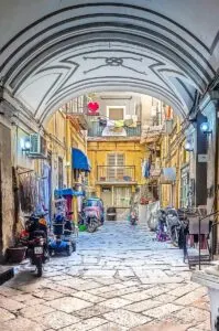 The poetry of a Neapolitan courtyard - Naples, Italy - rossiwrites.com