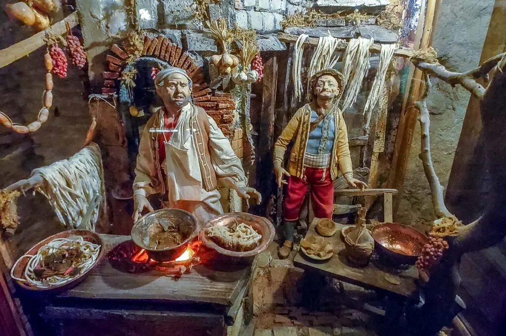 Traditional Neapolitan eaterie represented in a traditional Neapolitan Nativity scene known as presepe - Naples, Italy - rossiwrites.com