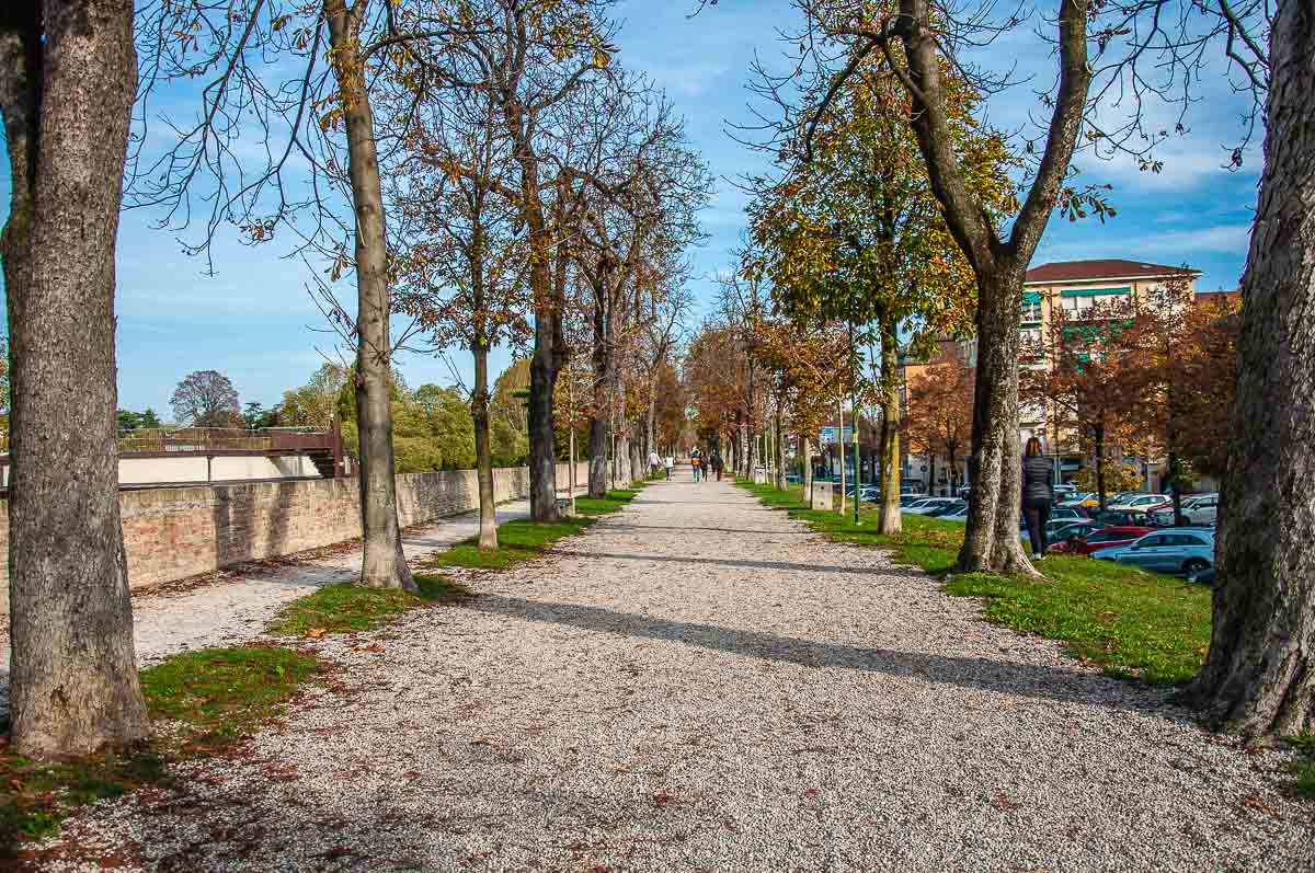 Пътеката по защитния периметър на историческия център - Тревизо, Италия - rossiwrites.com