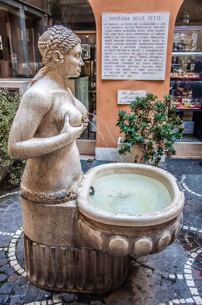 Fontana delle Tette - Treviso, Italy - rossiwrites.com