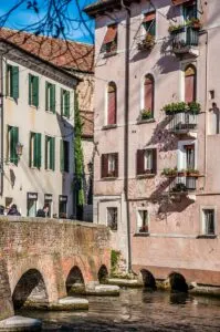 Houses next to the Ponte San Francesco - Treviso, Italy - rossiwrites.com