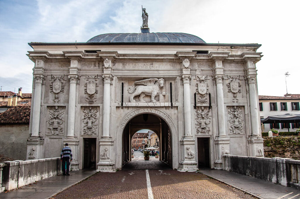 Porta di San Tommaso - Treviso, Italy - rossiwrites.com
